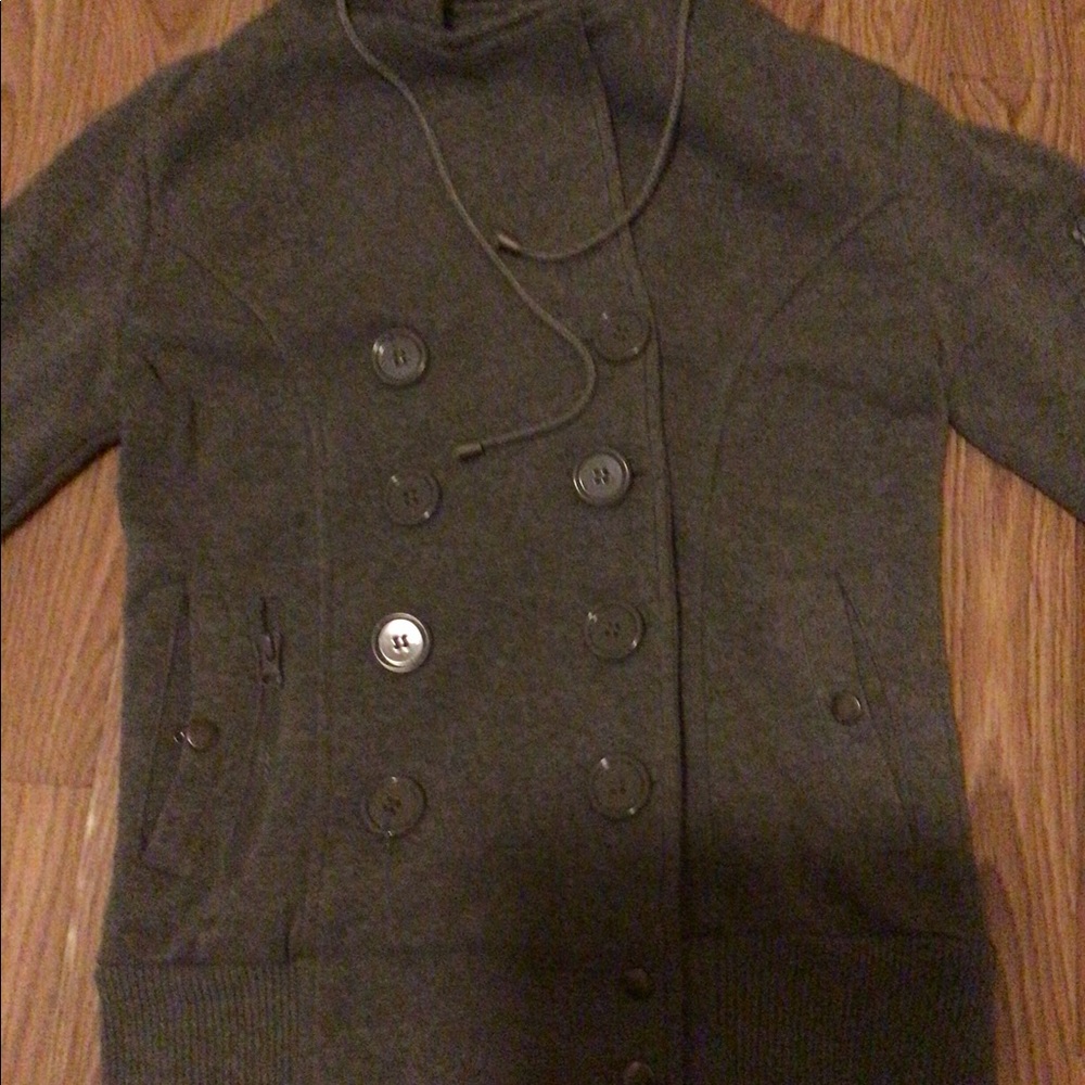 Lightweight hooded jacket